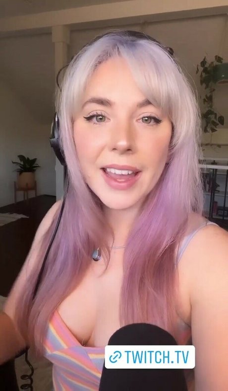 blonde big tits onlyfans pornographic photo