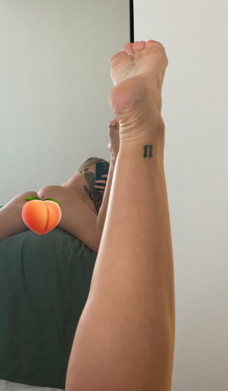 Alyssa Barbara model nice img