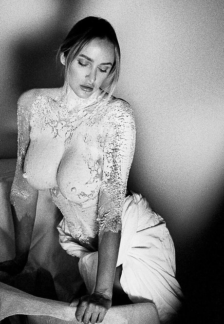 Alyssa Barbara model high quality image