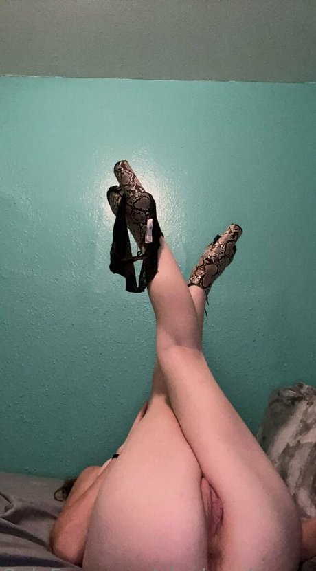 playboydropouttt model nice pic