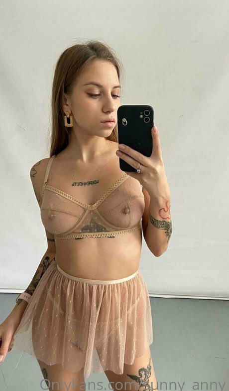 sunny anny art model pic