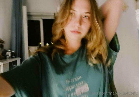 margo leevony sexy model picture