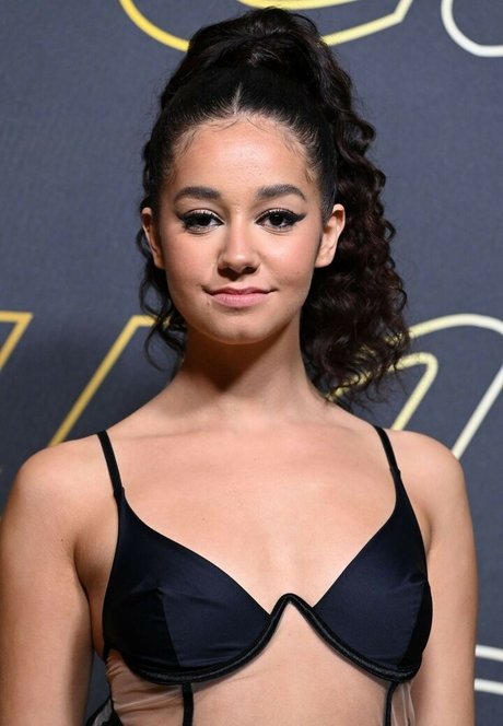 Lena Situations model sexy img