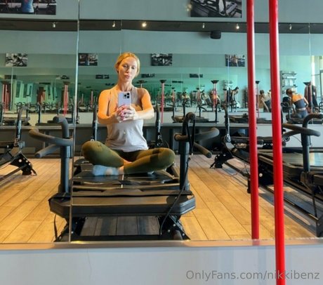 nikkibenz model sex pic