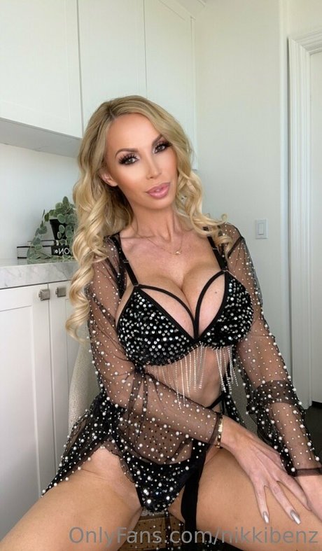 nikkibenz model adult image