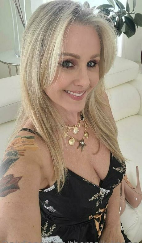 TheRealJuliaAnn model sexy galleries