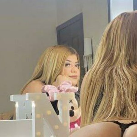 nickyescobar98 pornographic actress pics