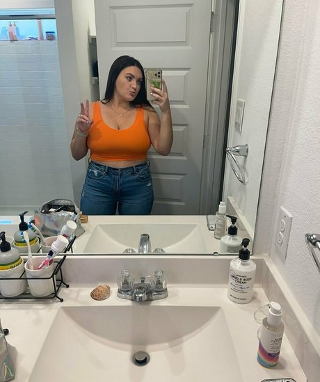 itskayls erotic model photo