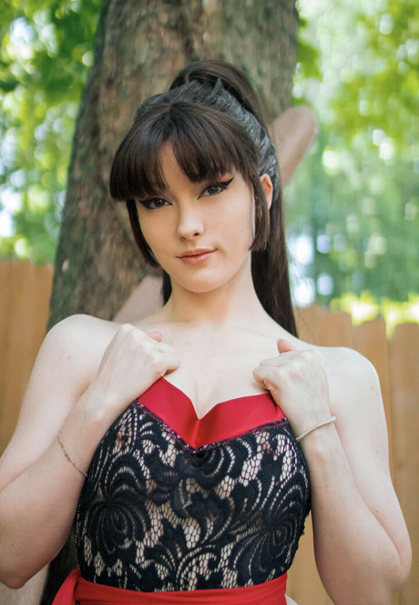 Chameleah nude model img