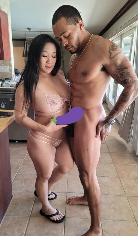 Song Lee art model pictures