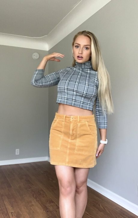 evie summers top star photo