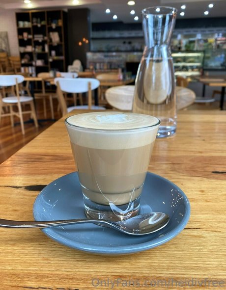 heidivfree pornstar erotic pic