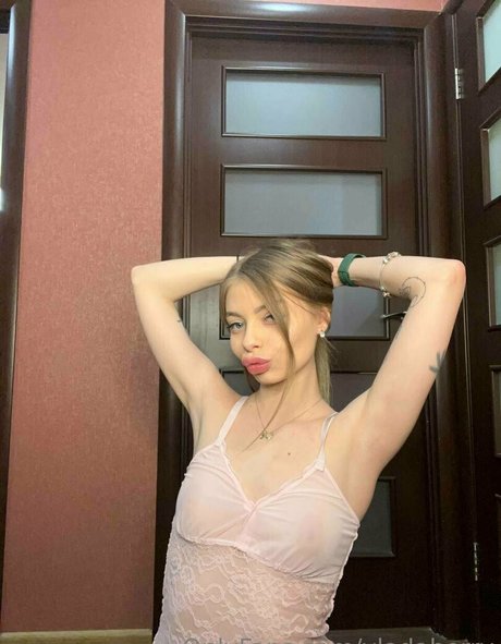 vladaberry model nude img