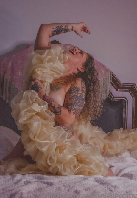 daniellecolby perfect actress pics