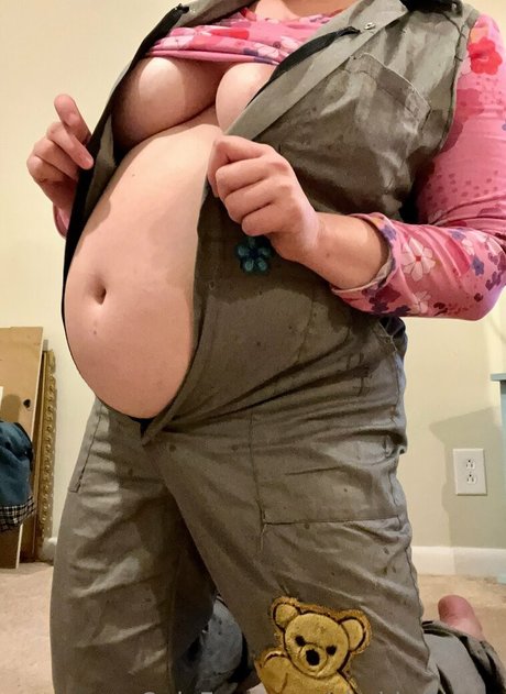 tiny onlyfans xxx photos