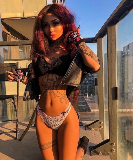 Princessbri erotic model gallery