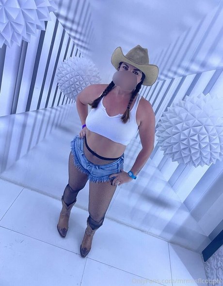 swingerellefree pretty actress gallery