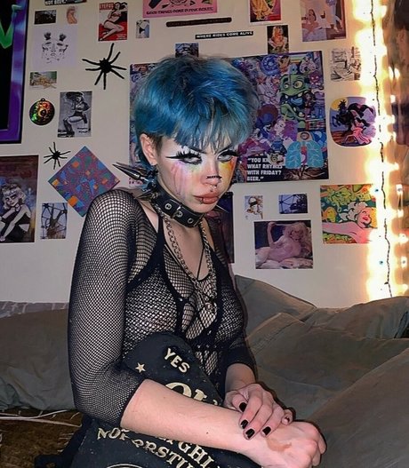 Death2Honey sex star img