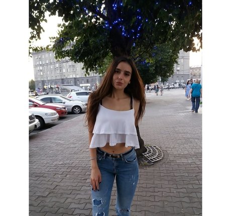 busty mom onlyfans pornos pictures