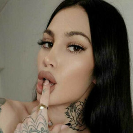 sweet blonde model hot img