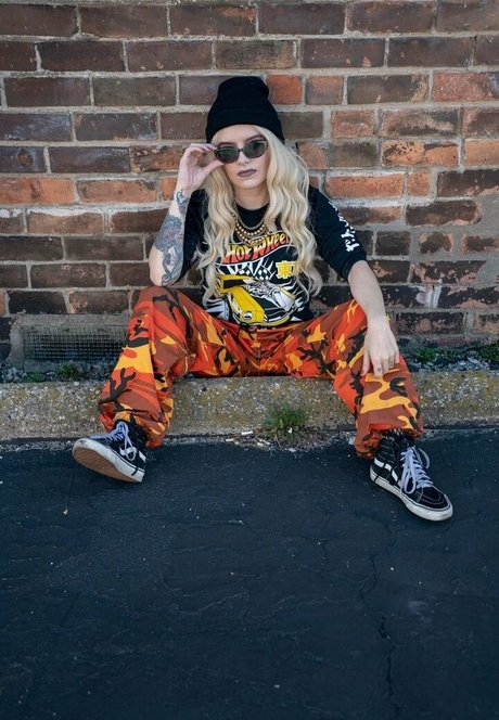 freemadbadvoodoo pornstar img