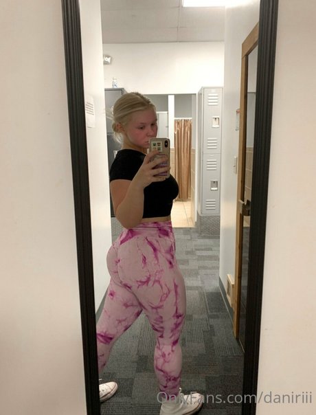 Daniriii model sex picture