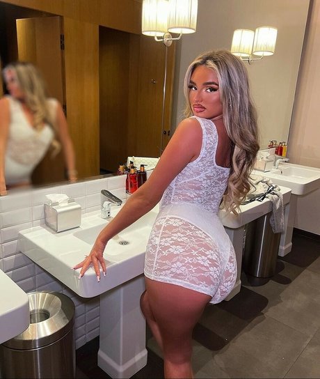 lilblondette model best picture