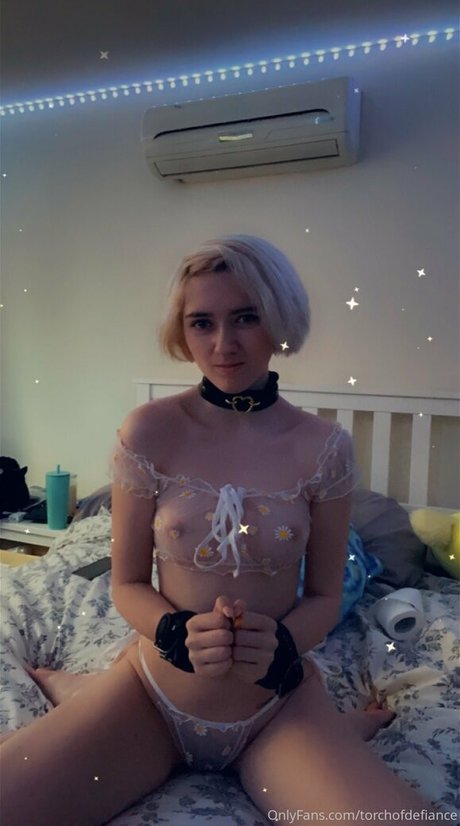 torchofdefiance exclusive actress photos