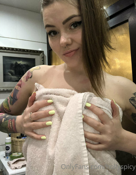 hollyspicy art model image