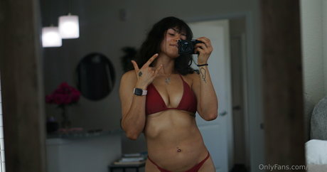 xxloy star naked photos