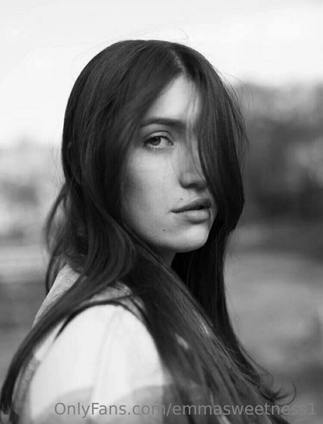 emmasweetness1 pornstar nude img