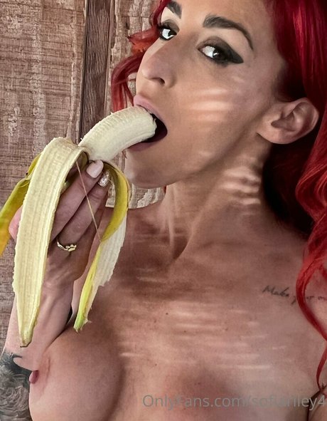 sofiariley4 nudes model pics