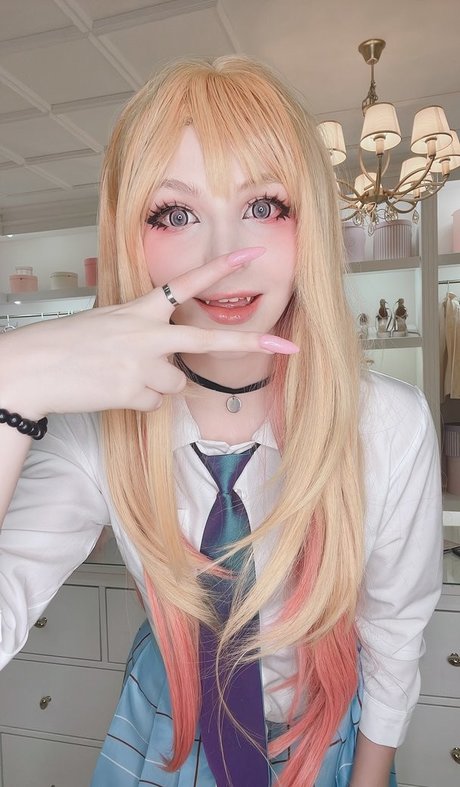 Tsuki Desu naked actress picture