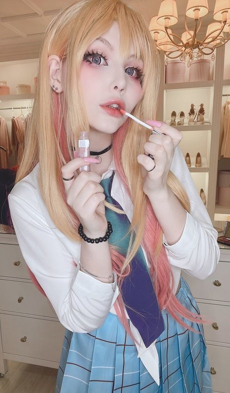 Tsuki Desu pornstar erotic photo