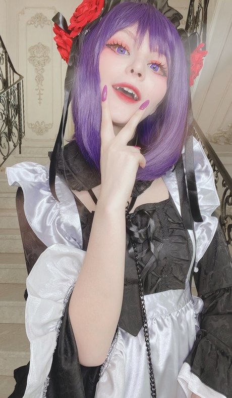 Tsuki Desu model hd gallery