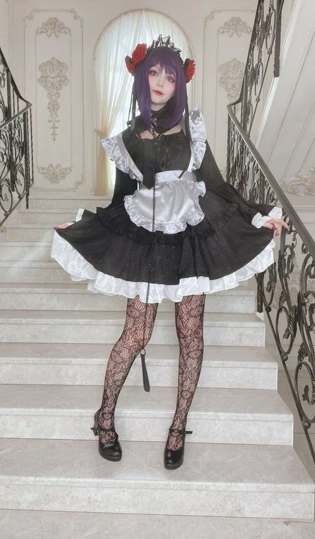 Tsuki Desu model hd image