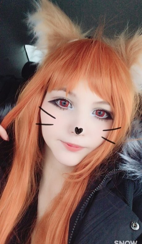 Tsuki Desu free actress photos