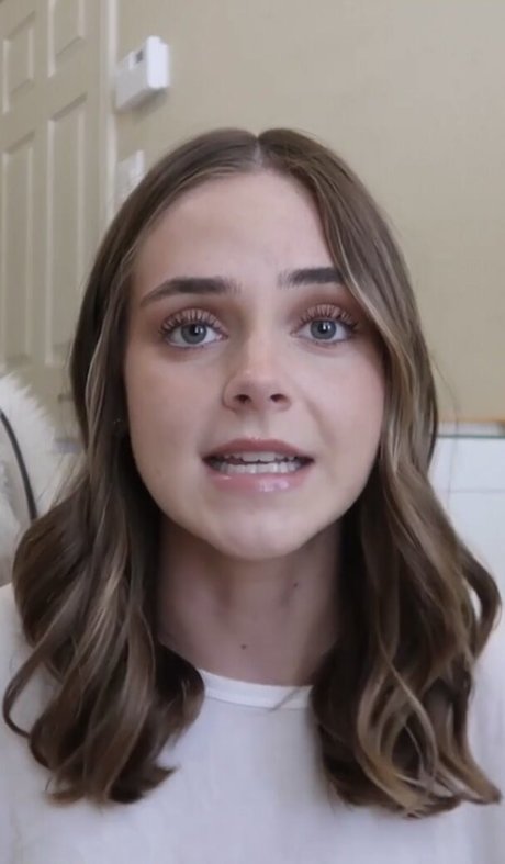 Lauren Mae naked pornstar picture