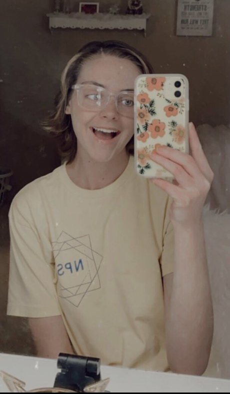 Lauren Mae Profile pic