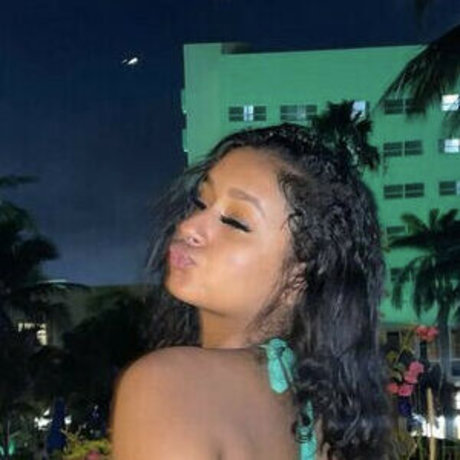 Isyglue model pictures