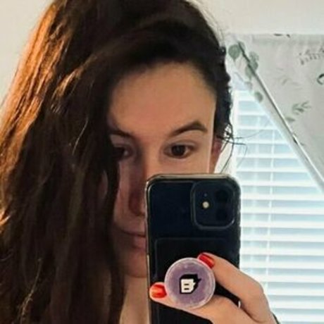 bloodyfans sexy model image