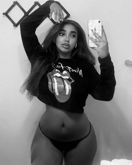 lovesicksavii free model img