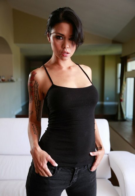 Dana Vespoli model naked image