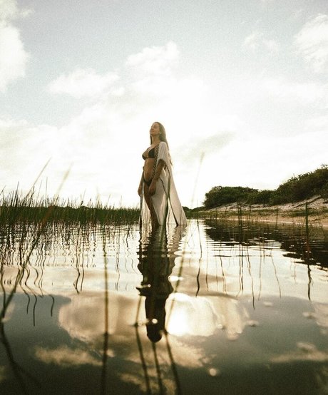 Mariana Nolasco naked actress img