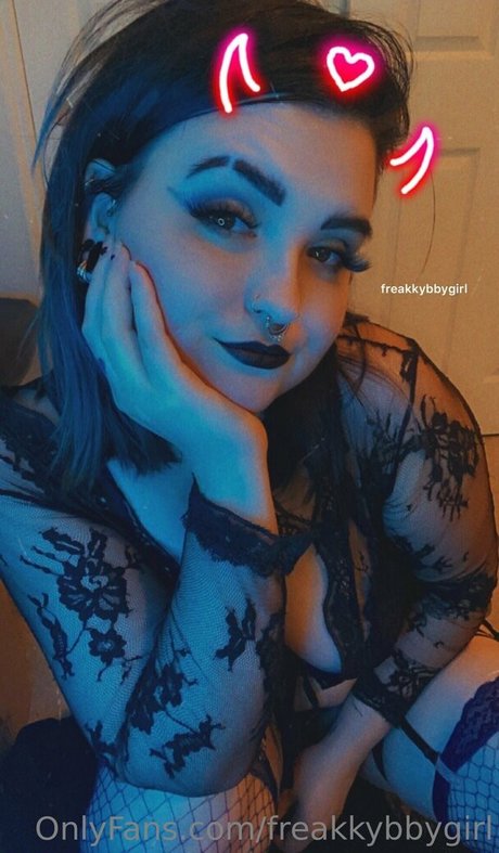 freakkybbygirl model beautiful img