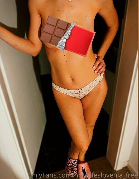 hotwifeslovenia free nude star img