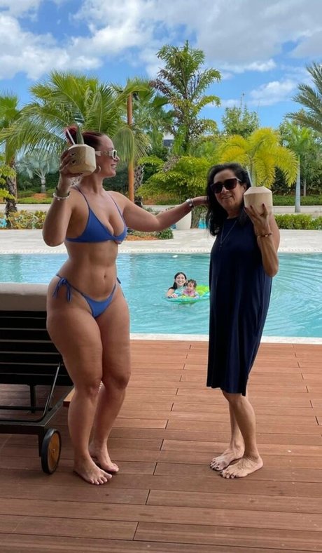 Yesjulz erotic model pics