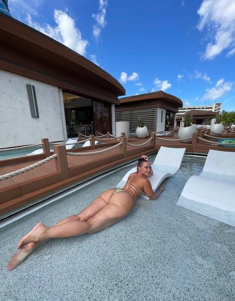 surprise anal onlyfans exclusive images