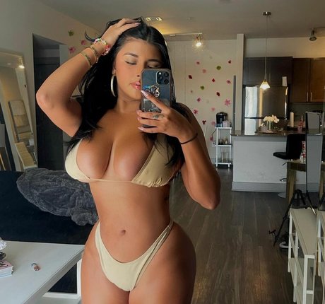 Ceciliuh_ model gallery