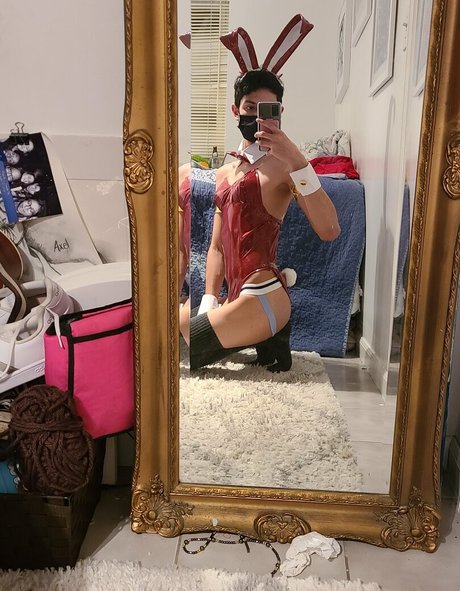 twinku nude pornstar photo